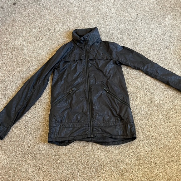 Lululemon Leopard Print Wind Breaker Sz 6 - Picture 4 of 10